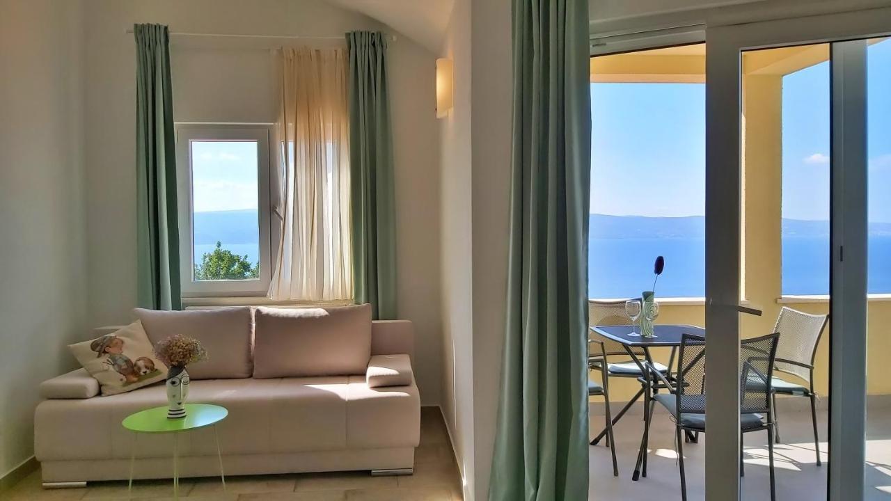 Apartments Borak Оміш Екстер'єр фото