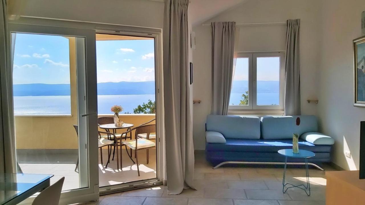 Apartments Borak Оміш Екстер'єр фото