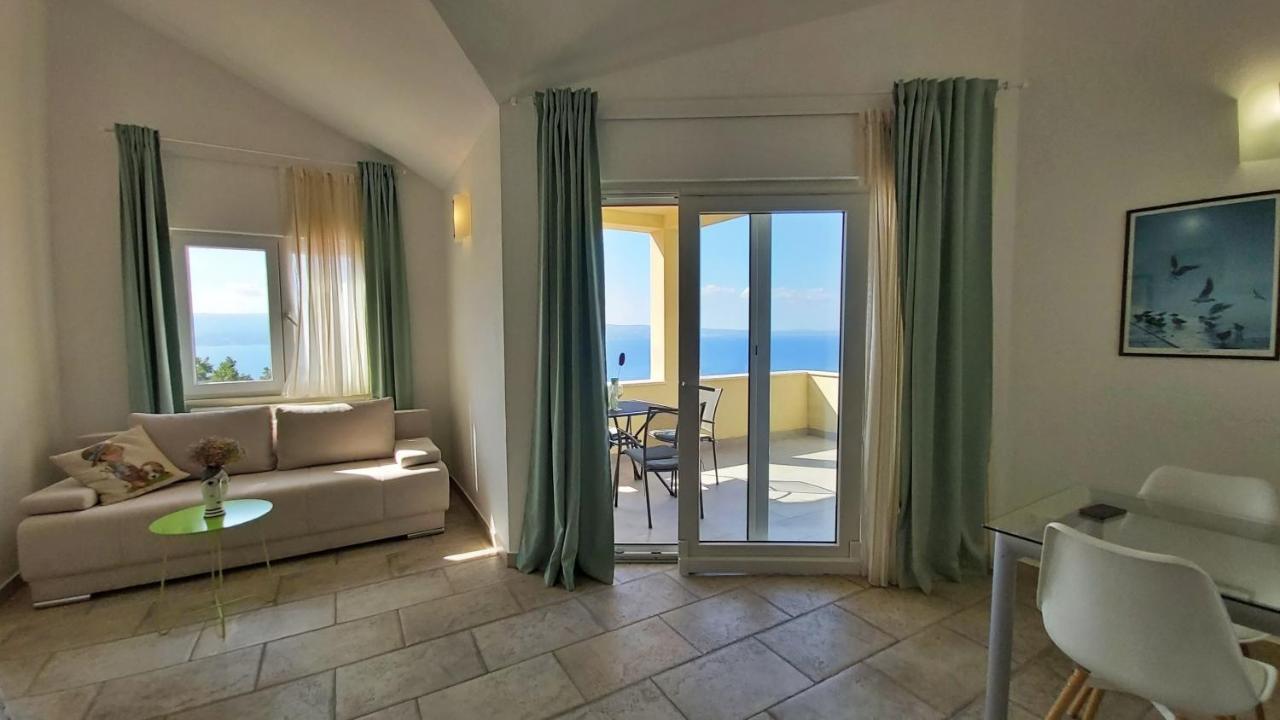 Apartments Borak Оміш Екстер'єр фото