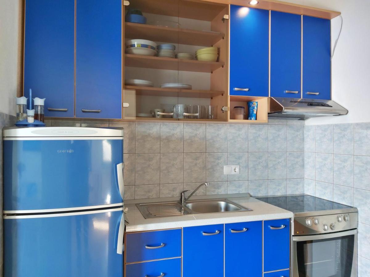 Apartments Borak Оміш Екстер'єр фото